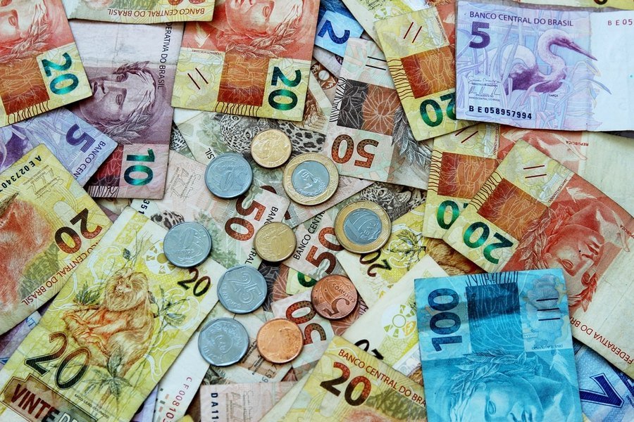 O comitê projeta IPCA de 5,1% em 2026, acima do teto de 4,5% da meta, e de 3,2% no primeiro trimestre de 2028 — o horizonte que hoje orienta as decisões.