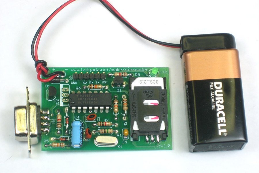 O chip M2M multioperadora alterna entre as redes de Algar, Vivo, Claro e TIM — e é justamente o produto que as três concorrentes contestaram em 2020.